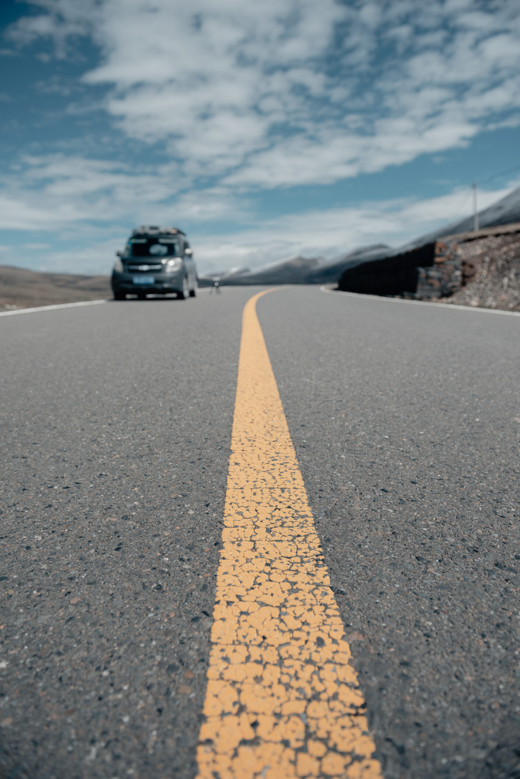 Aplikacja taśmy do tymczasowego oznakowania poziomego